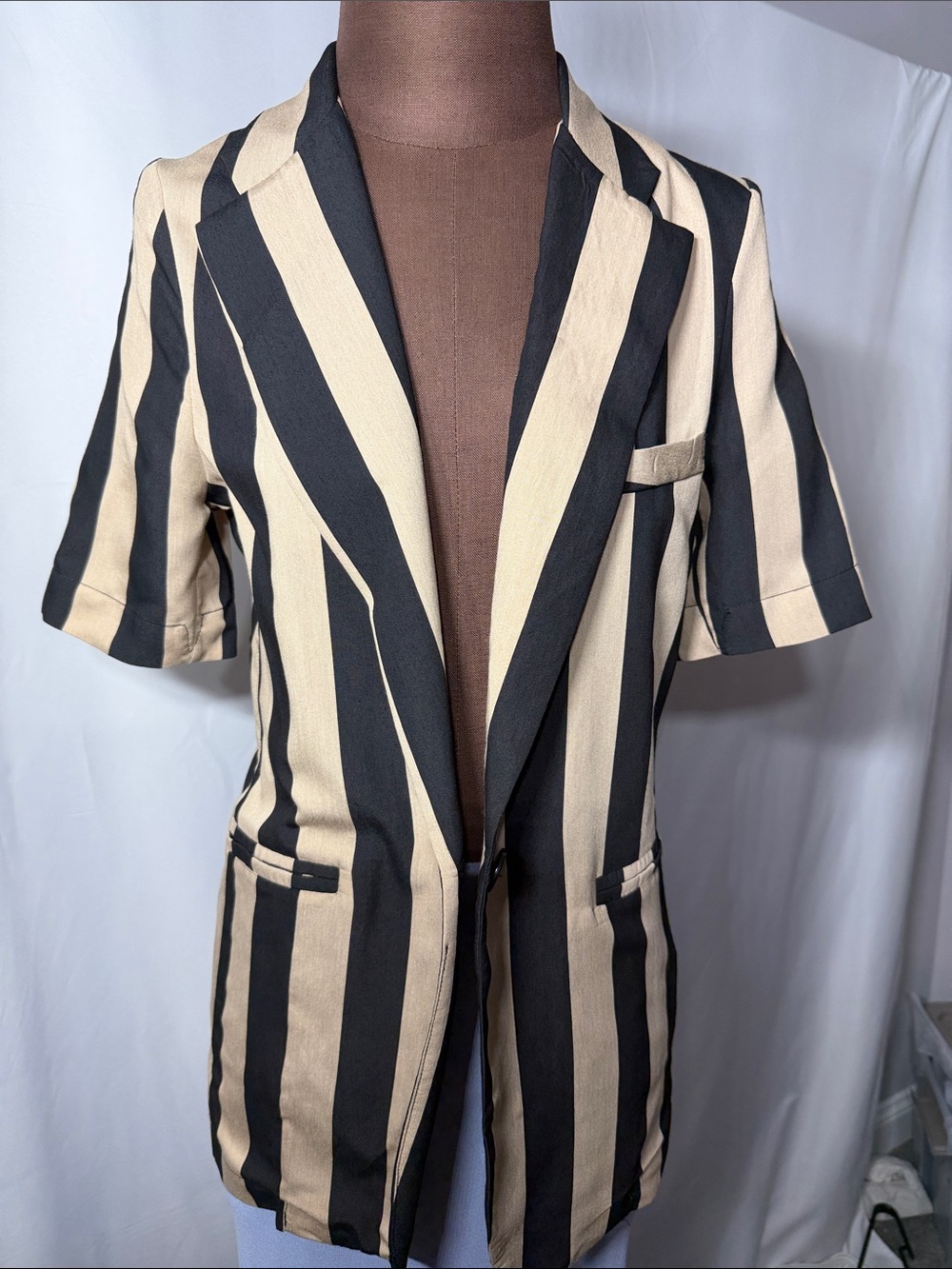 Kate Black and Beige Striped Short-Sleeve Blazer Size IT 40/US6 New